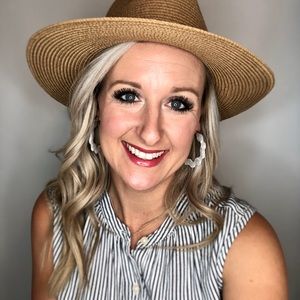 Meet your Posher, Whitney